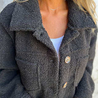 Ariane | Veste en fausse fourrure douce à boutons
